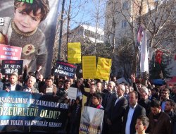 Adıyamanlılar peygambere hakareti lanetledi