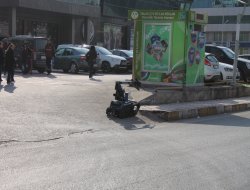 Şüpheli paketten içki şişesi çıktı