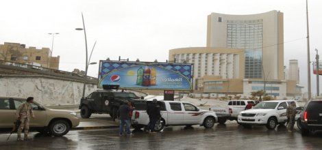 Libya'daki saldırı başbakan Ömer el-Hasi'yi hedef almış