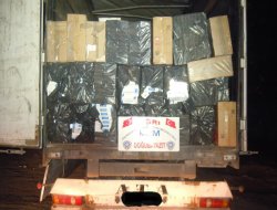 Doğubayazıt'ta 705 bin paket kaçak sigara ele geçirildi