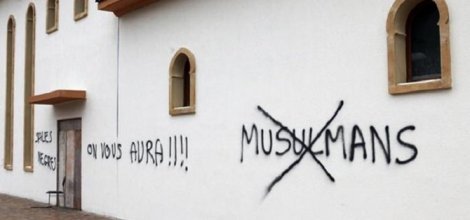 İtalya'da ‘Camileri yakarız’ tehdidi