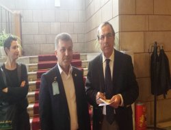 Elektrik sorunu için toplanan imzalar Ankara‘ya iletildi