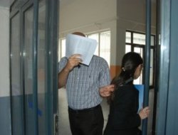 'Başörtüsü tacizcisi'ne uzaklaştırma...