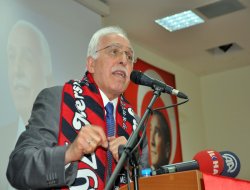 Kamalak: 'Ak Saray yerine 40 bin gence iş imkanı sağlanırdı'