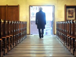 Almanya’da Kiliselerde alarm