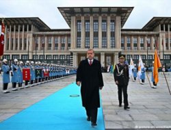 Cumhurbaşkanı halktan oy ister mi?