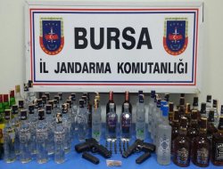 Bursa’da silah ve içki operasyonu