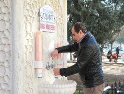 Hastane bahçesindeki çeşmeden sıcak çorba akıyor