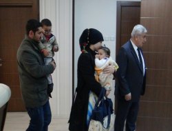 Çocuğunun gözünü ameliyat edemeyen aileye yardım