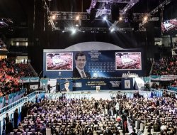 Başbakan Davutoğlu muhalefet ve 'Paralel Yapı'ya yüklendi