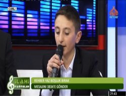 İzleyenleri büyüleyen genç