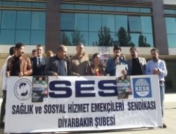 Diyarbakır'da sağlık personelleri iş bıraktı