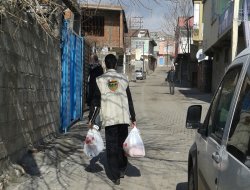 Kardeş-Der muhtaçlara gıda yardımında bulundu