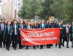 Baro başkanları iç güvenlik paketine karşı yürüdü