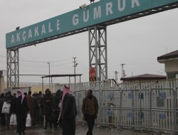 Akçakaleliler evlerini boşaltıyor