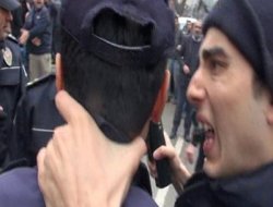 Gazı sıkmaya zorlayan polis görevden uzaklaştırıldı