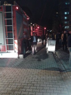 Mutfakta çıkan yangın kokuttu