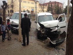 Bir anlık dikkatsizlik kazaya neden oldu