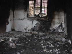 PKK tarafından evi ateşe verilen aileye yardım yapıldı