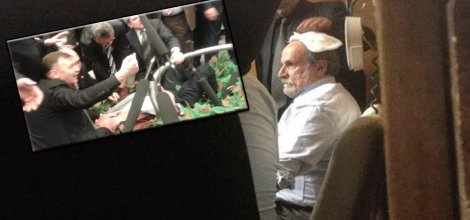 Meclis'te kavga! Beş vekil yaralandı