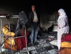 Yangında aile bireyleri ölümden döndü