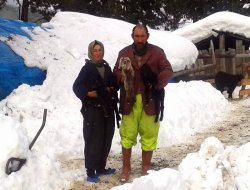 Karda mahsur kalan Yörükler 10 saat sonra kurtarılabildi