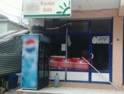 İş yerine giren hırsızlar buldukları parayı çaldı