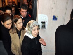 Sare Davutoğlu Özgecan ailesini ziyaret etti