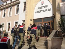 Aracıyla yakılan kişinin cinayet zanlısı 3 kişi adliyeye çıkarıldı