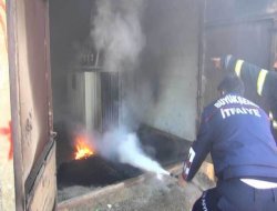 Aşırı yüklenme sonucu trafo patladı