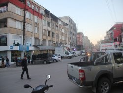 Trafik ışıkları olmayan kavşak, tehlike saçıyor