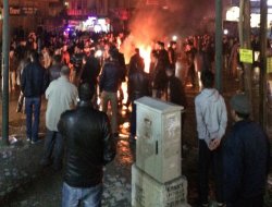 Elektrik kesintileri vatandaşı sokağa döktü