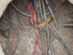 Yine iletişim kabloları çalındı