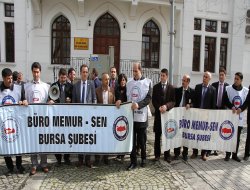 Bursa Büro Memur-Sen maliye çalışanlarından vergi haftasında protesto