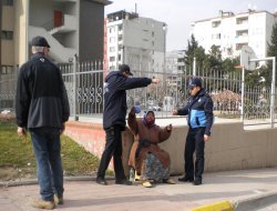 Dilencilere 3 bin 600 lira ceza kesildi