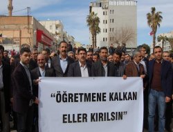 Şanlıurfa Eğitim Bir Sen, darp edilen öğretmen için basın açıklaması yaptı