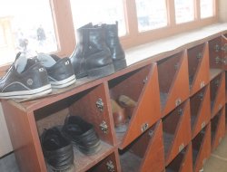 Güvenlik kameralarına rağmen camiden ayakkabı çaldılar