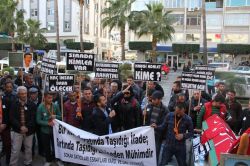 Adana’da seyyar satıcılardan tabutlu eylem