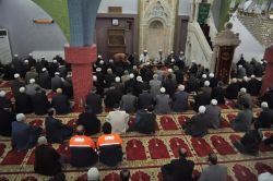 Batman Ulu Camiinde depremzedeler için üç dilde mevlit verildi