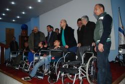 Ağrı’da engellilere tekerlikli sandalye dağıtımı