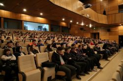 Rize İsmail Kahraman Kültür Merkezi'nde   "Bir Ahlak Abidesi Olarak Mehmet Akif Ersoy" konulu konferans düzenlendi.