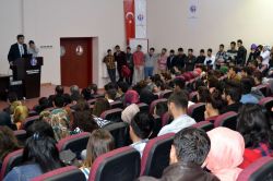 GAÜN’de ‘Madde Bağımlısı Değilim’ konferansı