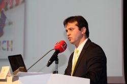 Dil politikaları tartışıldı