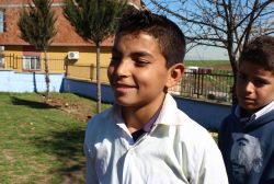 Öğrenciler kaymakamdan köy yollarının yapılmasını istedi