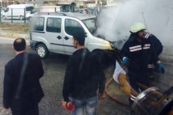 Seyir halindeyken alev alan araç paniğe neden oldu