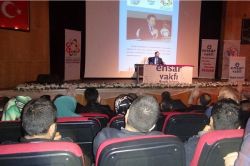 Çocuğu bilgi değil, aile şekillendirir