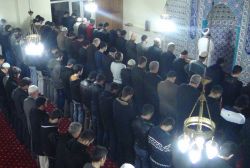 İlim ve Fikir Topluluğu sabah namazında Muş Ensari Cami'sinde buluştu