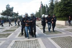 Mersin Üniversitesi’nde konferansa izin vermeyen öğrenciler gözaltına alındı