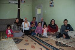 3 odalı evde 15 nüfuslu 3 aile yaşıyor