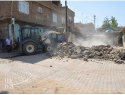 Fatih Paşa Mahallesi'nde Bulunan Ahırlar Yıkıldı